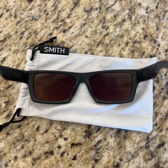 Smith Outlier 2 Sunglasses-Matte Black / Chromapop Polarized Gray Green Lens - Picture 4 of 11